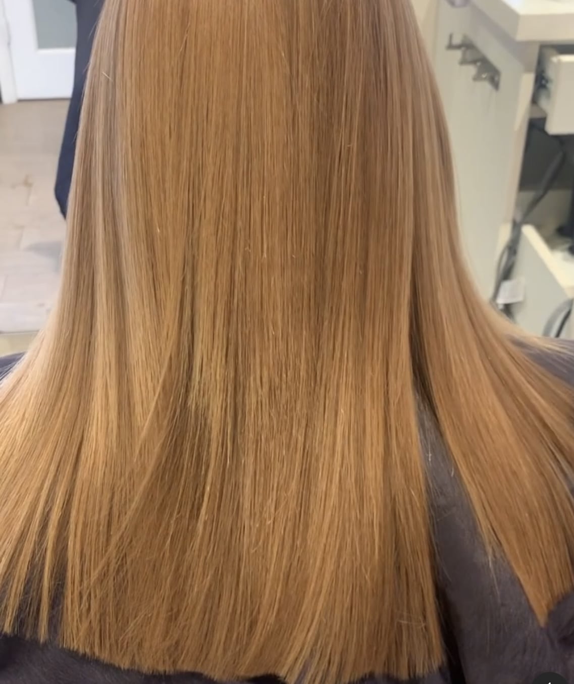 Long Wavy Blowout Hair (Blonde)